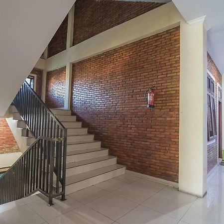 Reddoorz Plus Near Cambridge City Square 2 Medan Exterior photo
