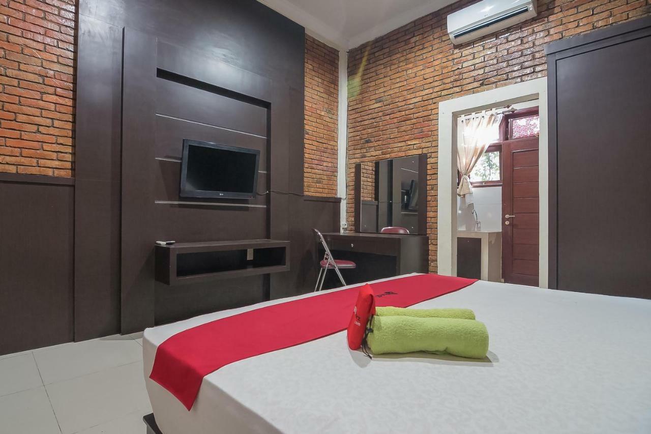 Reddoorz Plus Near Cambridge City Square 2 Medan Exterior photo