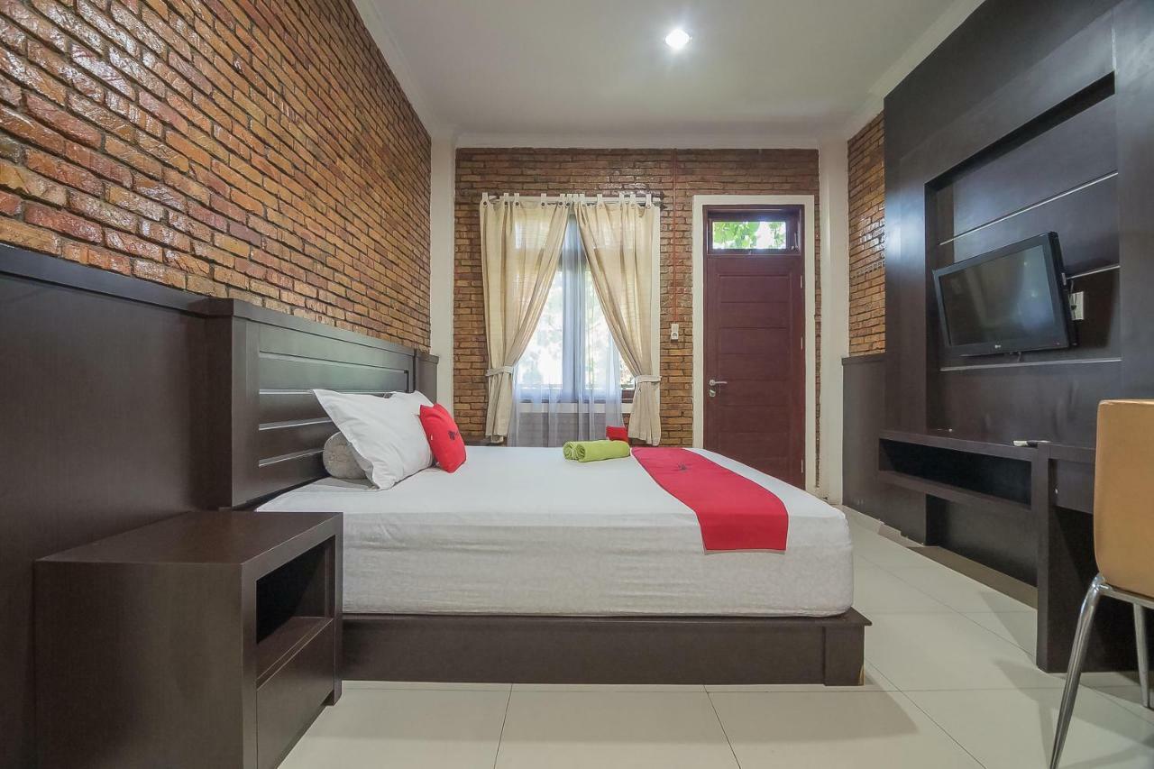 Reddoorz Plus Near Cambridge City Square 2 Medan Exterior photo