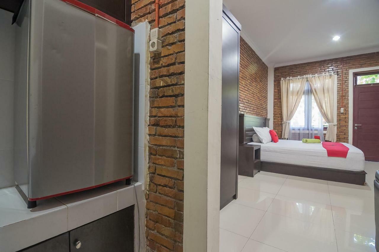 Reddoorz Plus Near Cambridge City Square 2 Medan Exterior photo